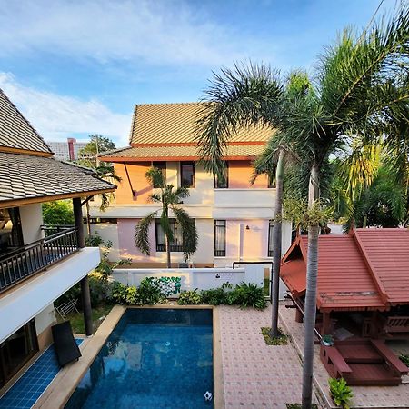 ปุณณภา พูล วิลล่า พัทยา Punnapha Pool Villa Pattaya Джомтьєн-Біч Екстер'єр фото